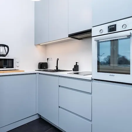 Design Studio, Inclusive, 10 Min To Old Town Lägenhet