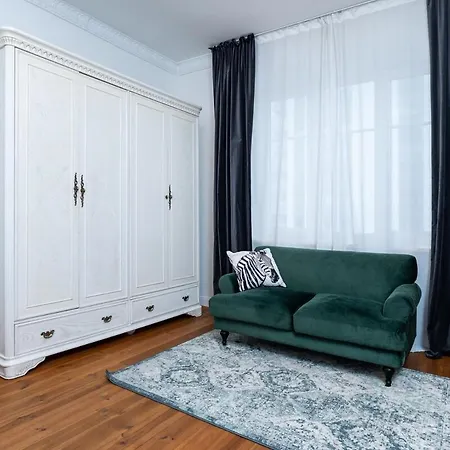 Design Studio, Inclusive, 10 Min To Old Town