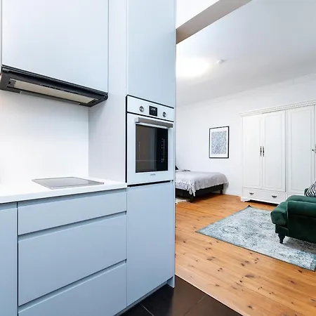 Design Studio, Inclusive, 10 Min To Old Town Apartament